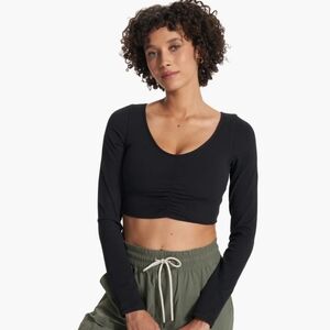 Vuori Long-Sleeve Ruched Crop Tee Black NWT! Size LARGE